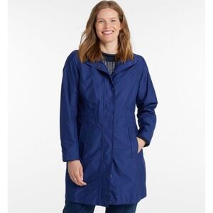 L.L.Bean Women’s Lined Long Trench Raincoat with hood Purple size Medium
